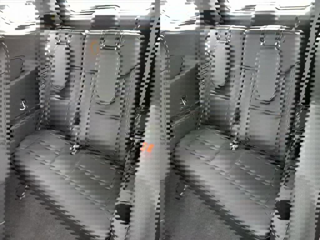 Certified 2023 Ford Explorer XLT w/ Equipment Group 202A image 14