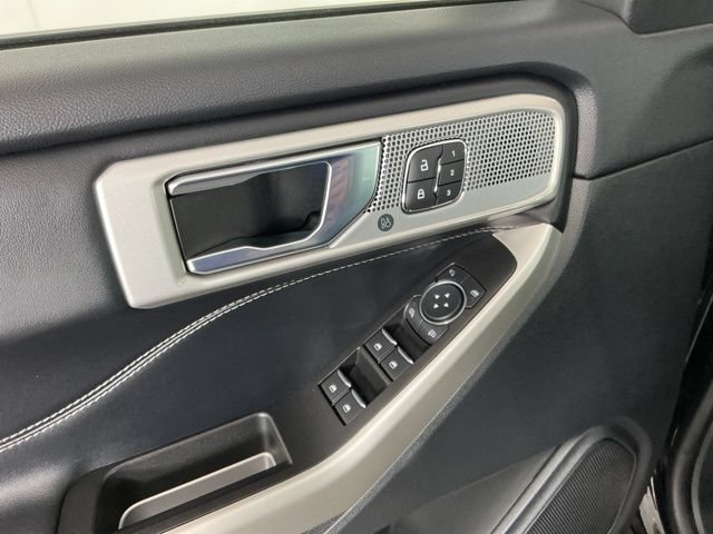 Certified 2022 Ford Explorer Limited AWD/4WD image 16