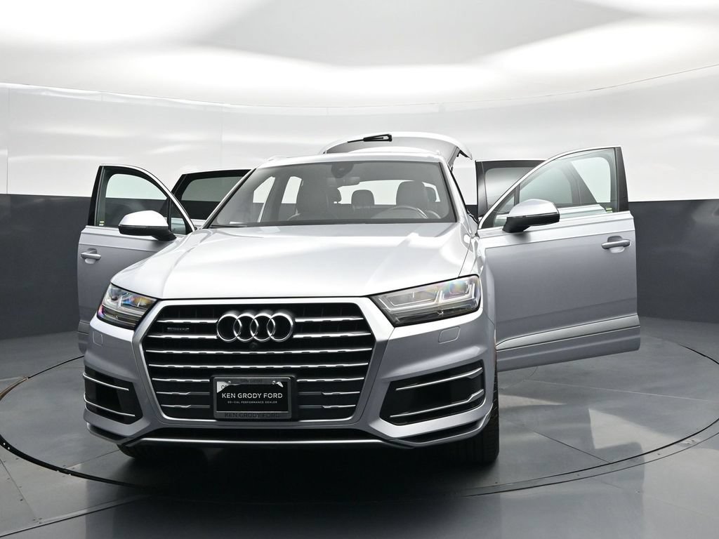 Used 2017 Audi Q7 3.0T Premium Plus w/ Premium Plus Package AWD/4WD image 35