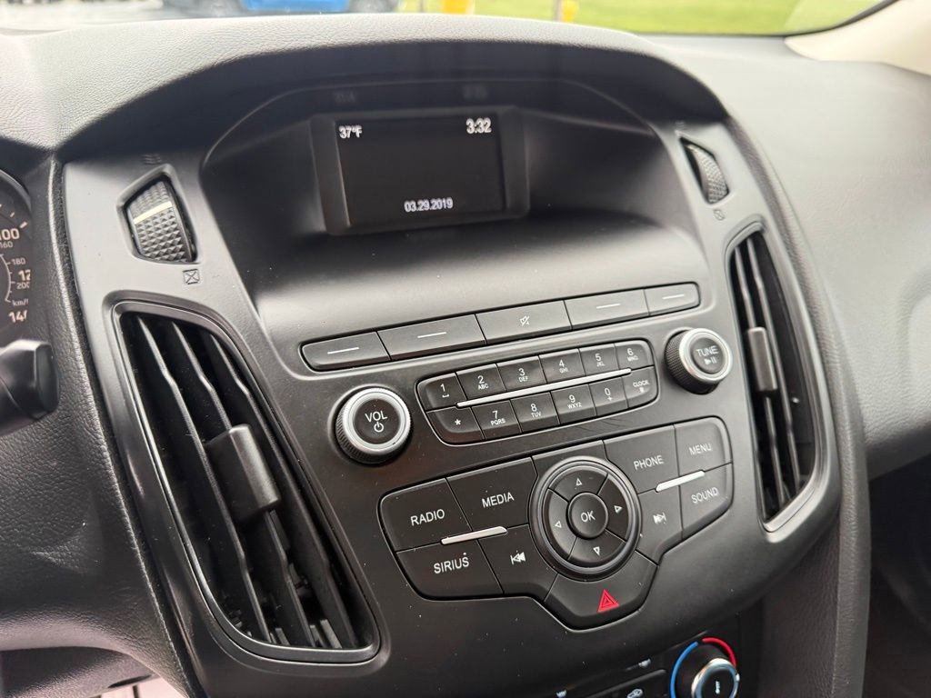 Certified 2018 Ford Focus SE image 26