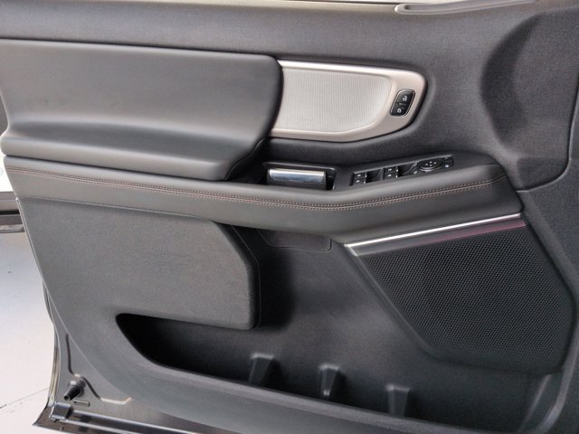 Certified 2025 Ford Expedition Active AWD/4WD image 13