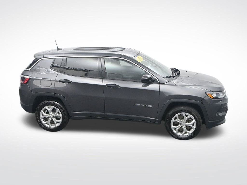 Used 2024 Jeep Compass Sport AWD/4WD image 39
