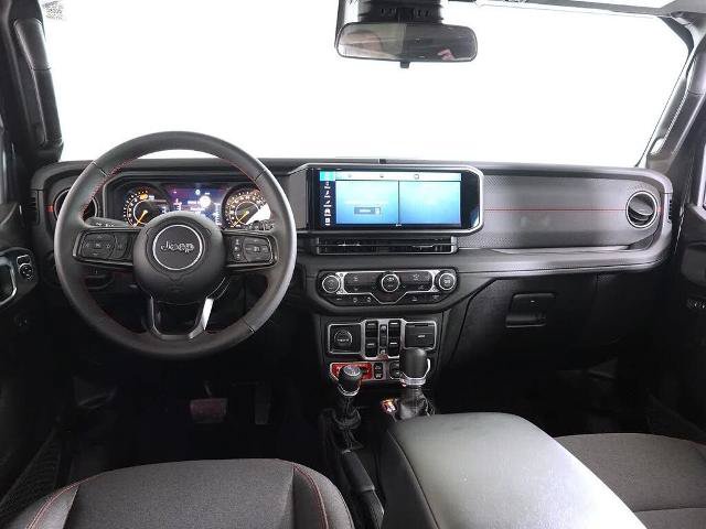 Used 2025 Jeep Wrangler Unlimited Rubicon AWD/4WD image 2