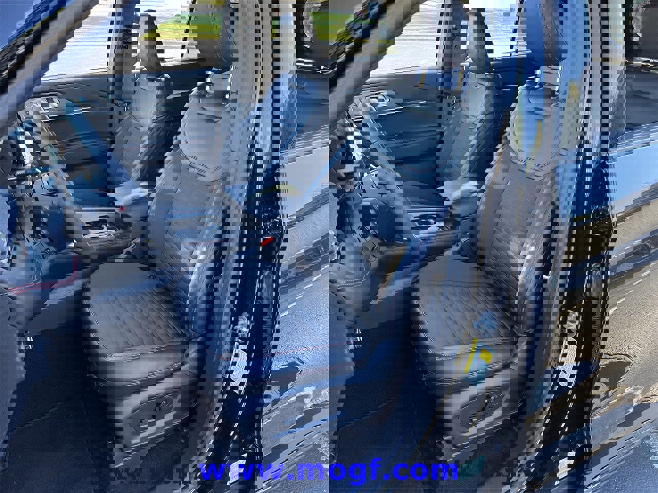 Certified 2025 Ford Explorer ST-Line w/ Premium Package image 23