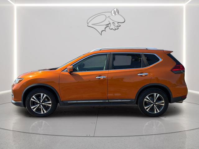 Used 2017 Nissan Rogue SL w/ SL Premium Package image 2