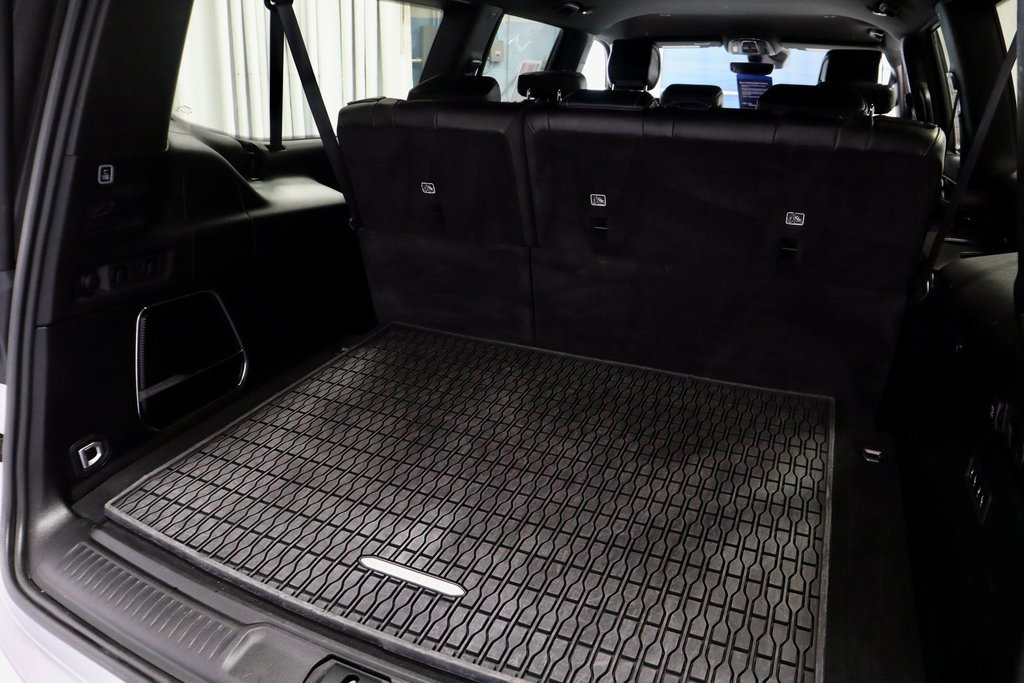 Used 2024 Jeep Wagoneer L Series II w/ Flexible Seating Group image 14