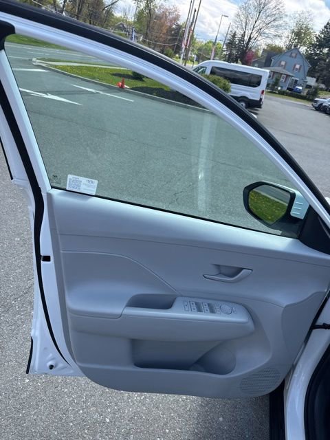 Used 2024 Hyundai Kona SEL AWD/4WD image 15