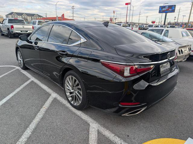 Used 2019 Lexus ES 350 Luxury image 2