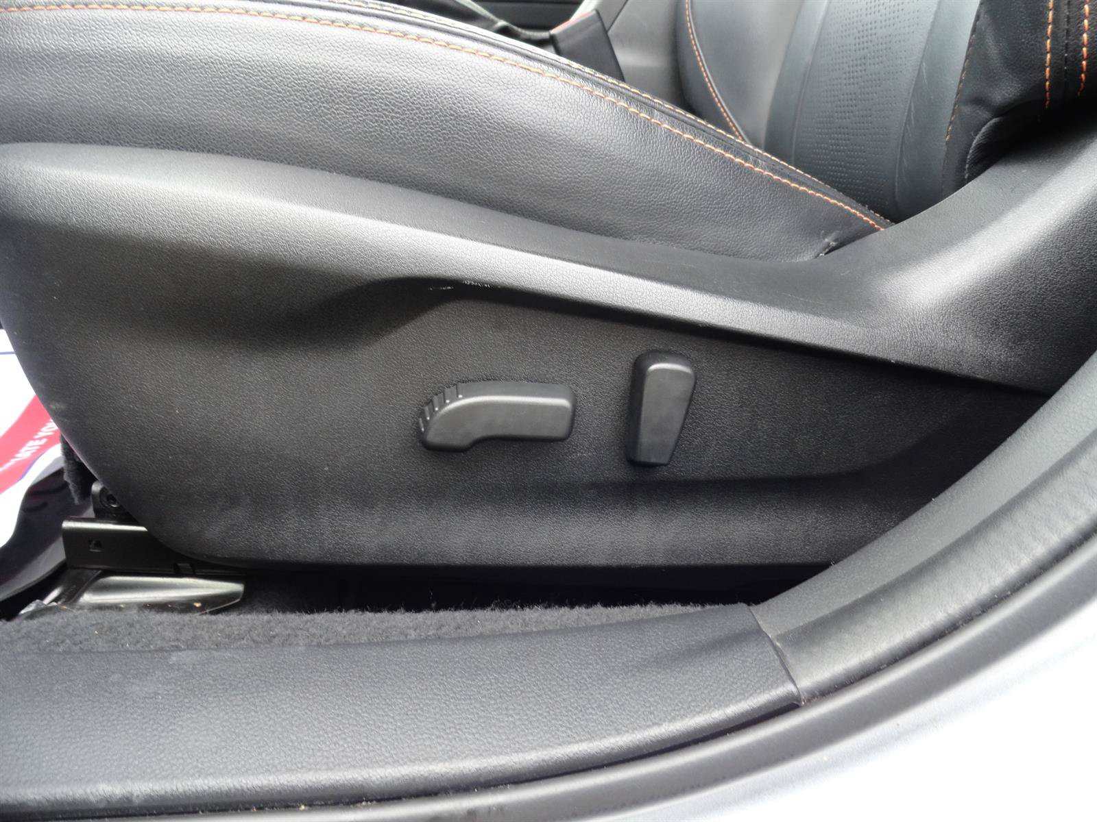 Used 2019 Subaru Crosstrek 2.0i Limited w/ Moonroof Package w/Navigation AWD/4WD image 12