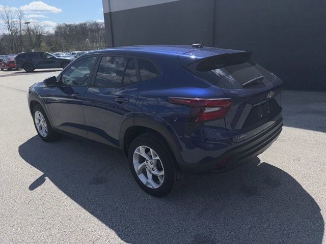 Used 2024 Chevrolet Trax LS w/ LS Convenience Package image 18