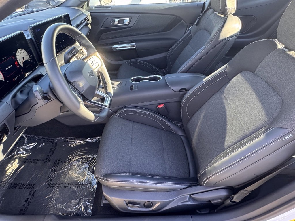 Certified 2025 Ford Mustang Coupe image 17