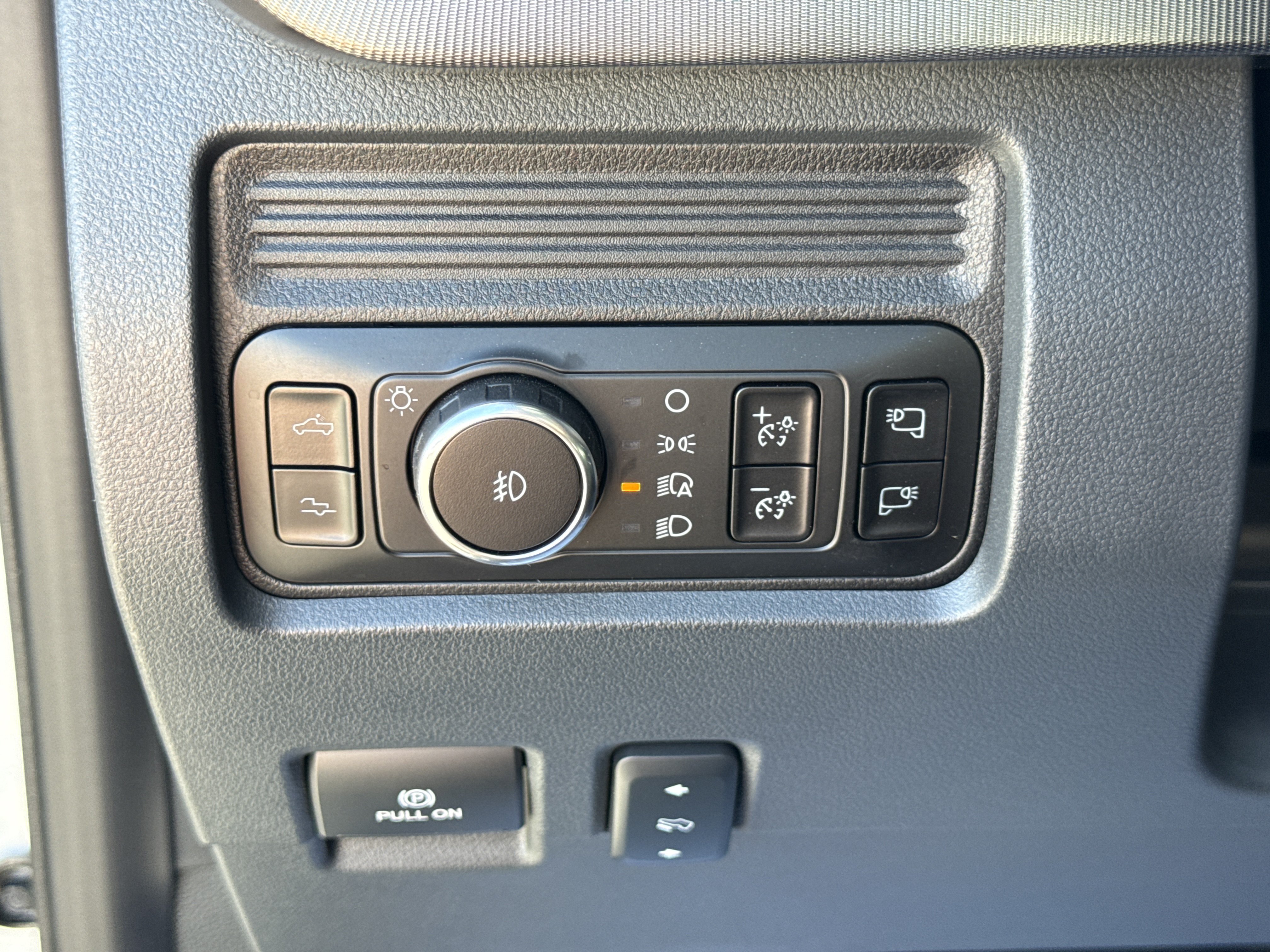Certified 2025 Ford F250 Platinum AWD/4WD image 29