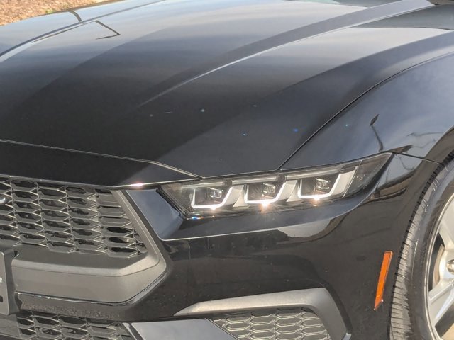 Certified 2024 Ford Mustang Coupe image 9