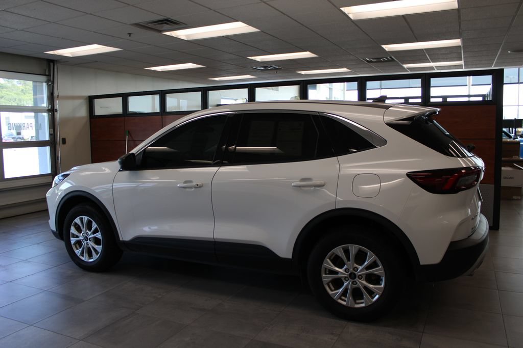 Certified 2024 Ford Escape Active AWD/4WD image 8