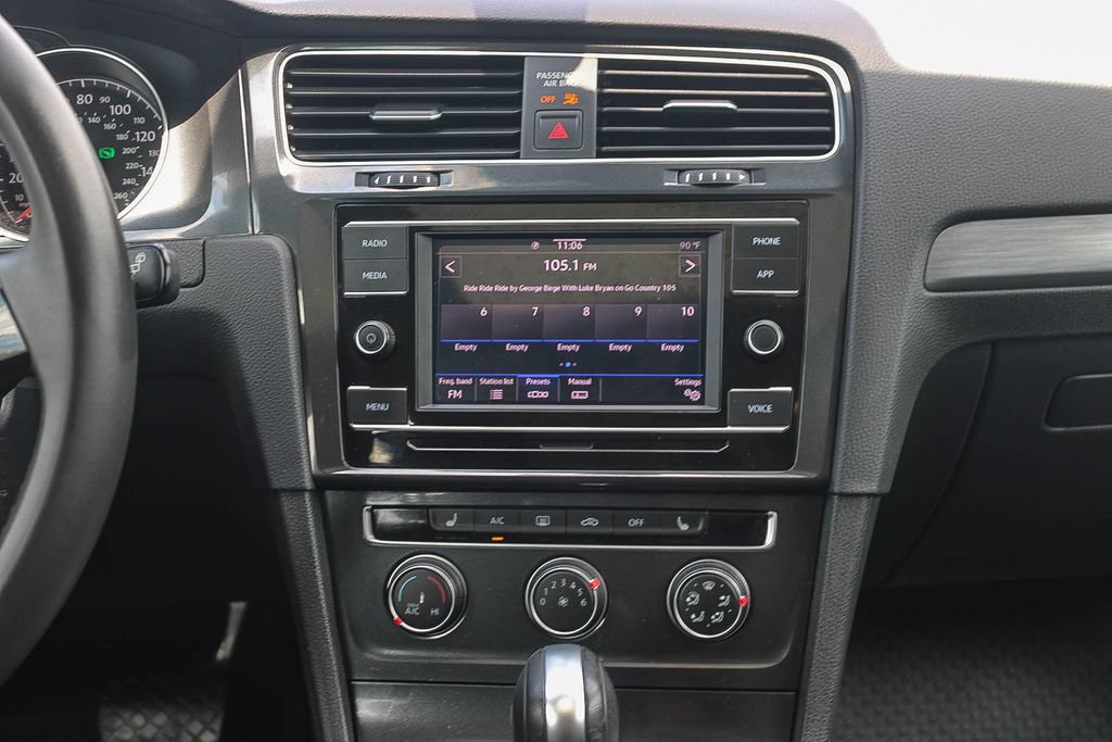 Used 2020 Volkswagen Golf 4-Door FWD image 13