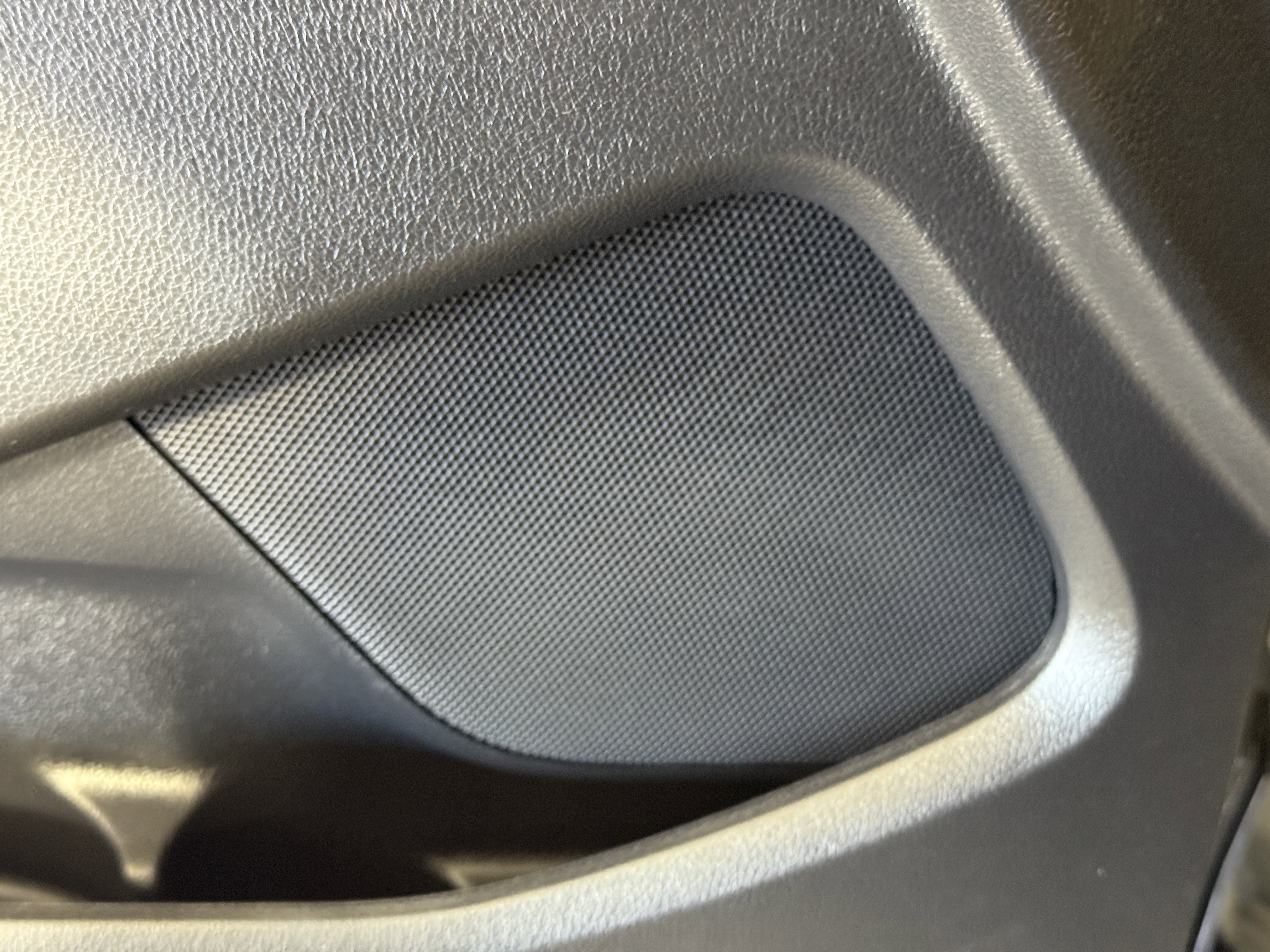 Certified 2018 Ford Explorer XLT w/ Equipment Group 202A image 16