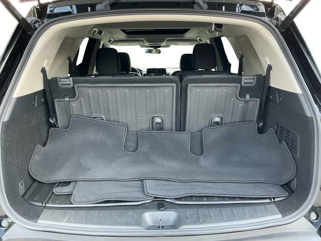 Used 2025 Nissan Pathfinder SV w/ SV Premium Package AWD/4WD image 19