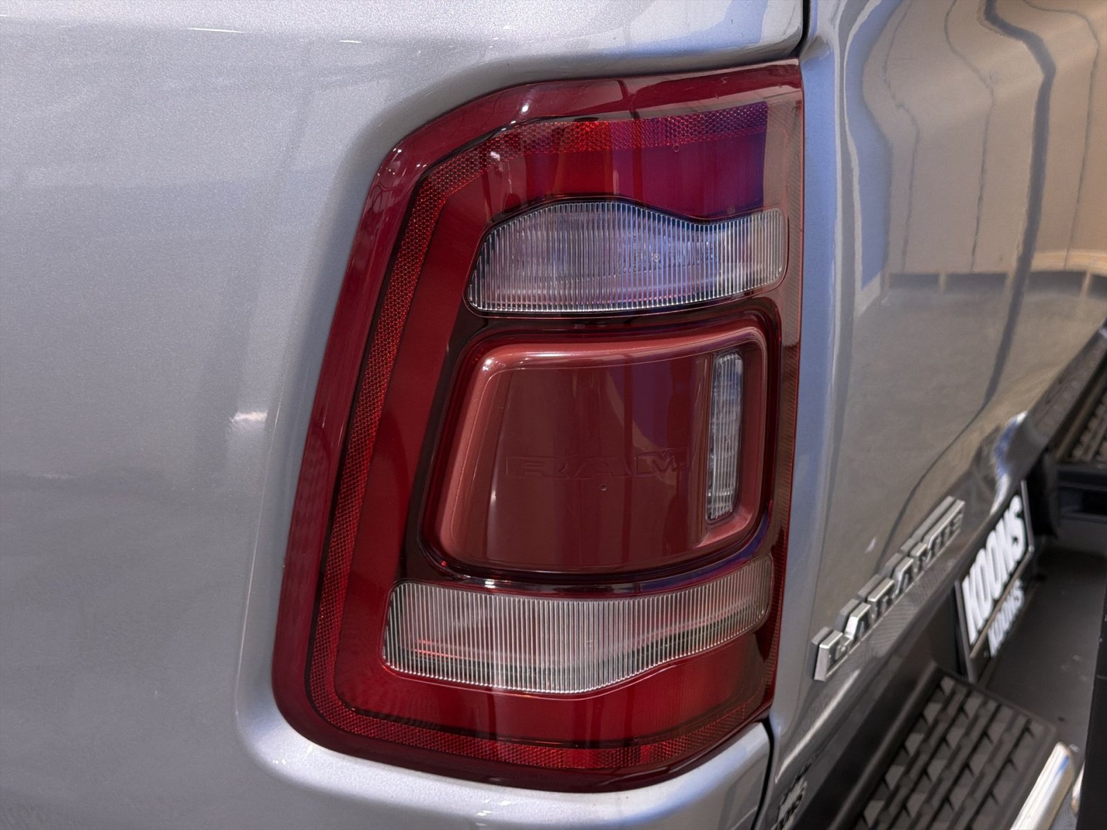 Used 2022 RAM 1500 Laramie AWD/4WD image 15
