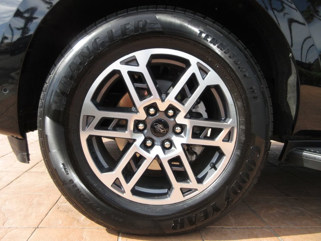 Certified 2025 Ford Expedition Max Active RWD image 9