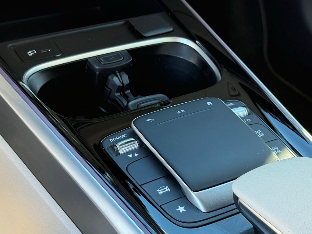 Used 2022 Mercedes-Benz GLB 250 w/ Premium Package Lite image 12