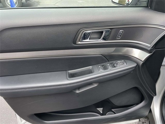 Certified 2018 Ford Explorer XLT w/ Equipment Group 201A image 14