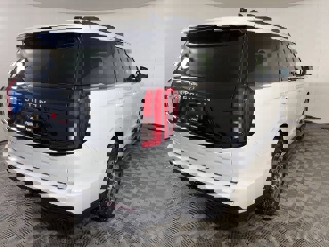 Certified 2025 Ford Expedition Active image 5