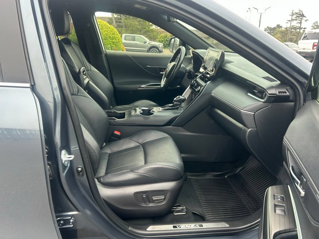 Used 2021 Toyota Venza XLE w/ Softex Package AWD/4WD image 29