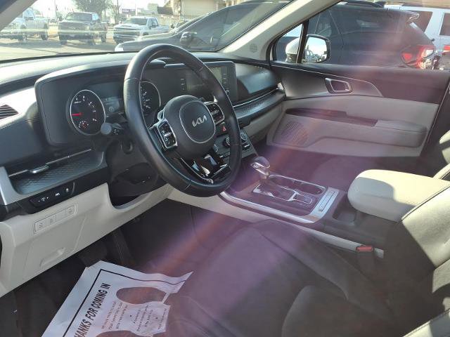 Used 2023 Kia Carnival LX image 8