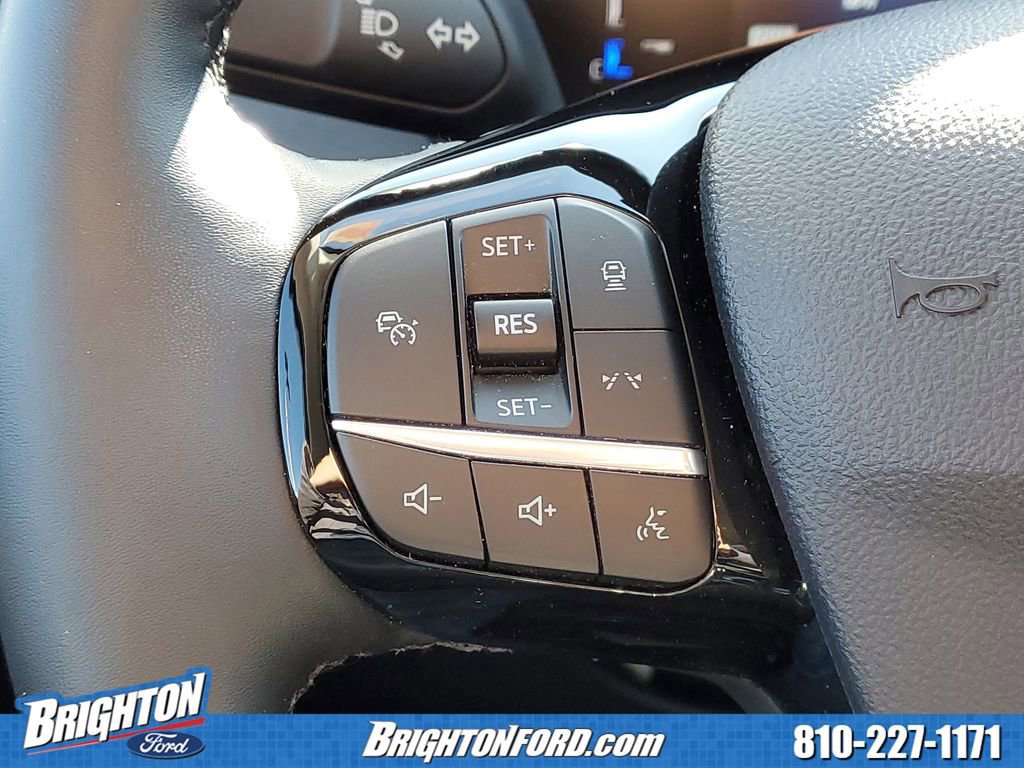 Certified 2025 Ford Escape SE FWD image 18