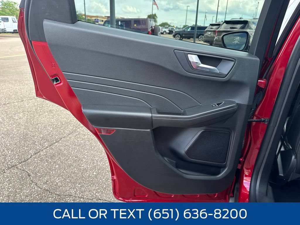 Certified 2023 Ford Escape ST-Line Elite AWD/4WD image 34