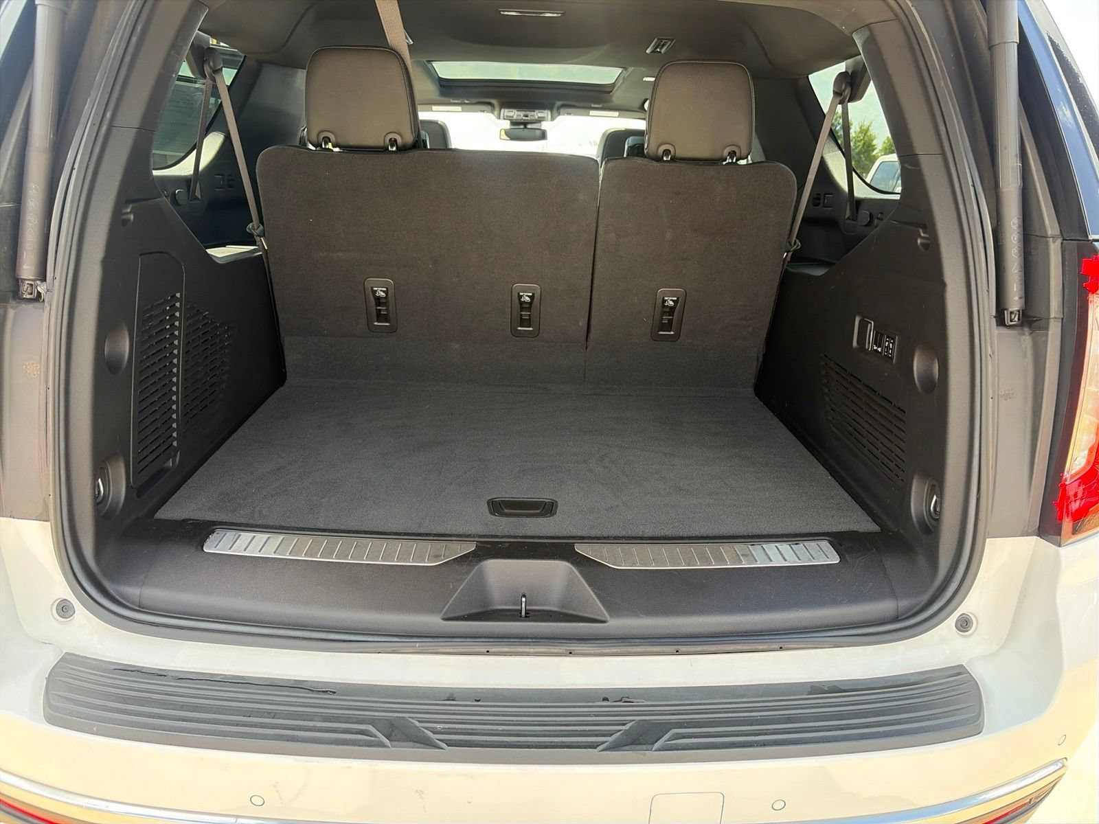 Used 2023 GMC Yukon XL Denali RWD image 27