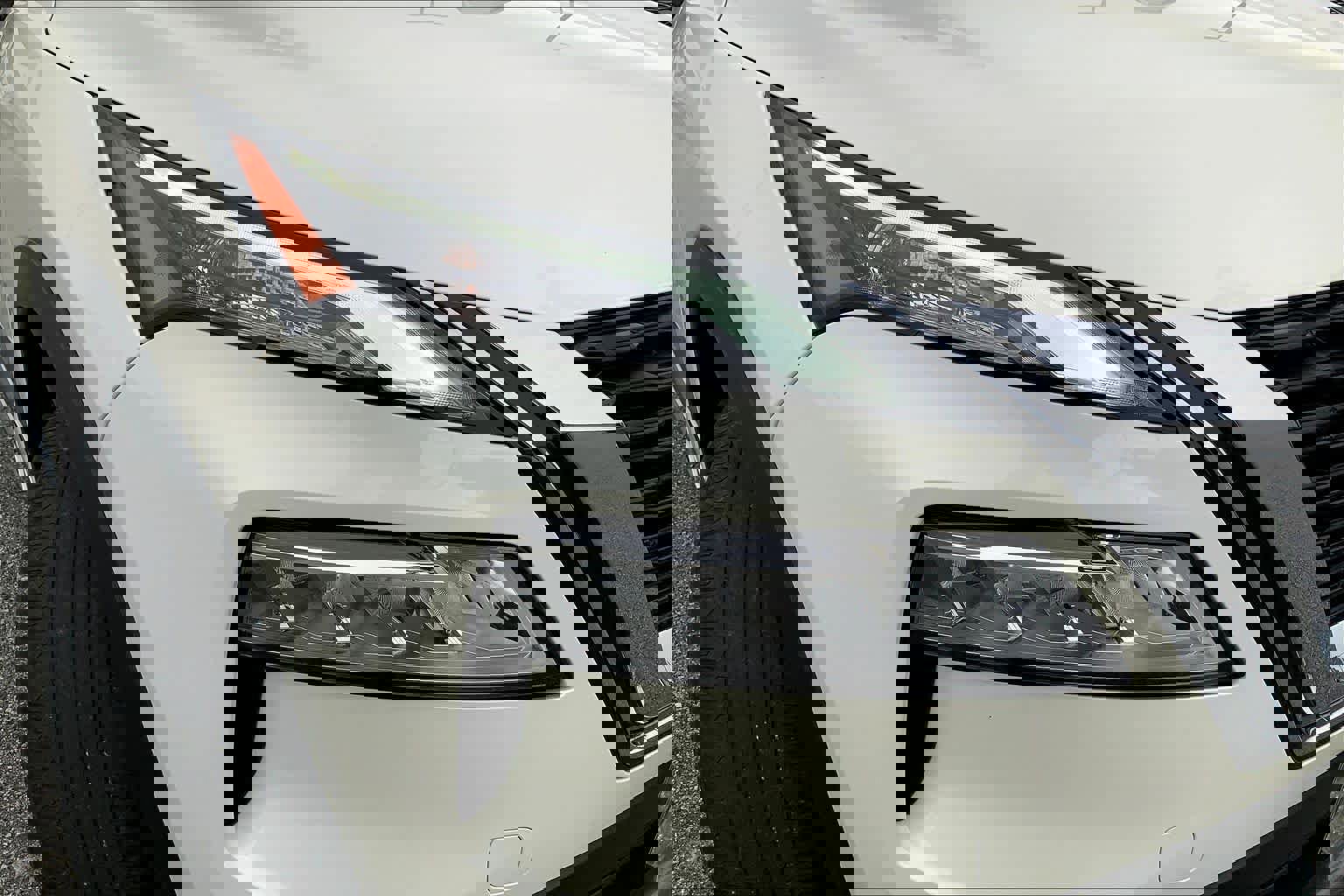 Used 2023 Nissan Rogue SL image 26