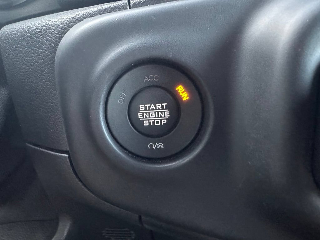 Used 2021 Jeep Wrangler Unlimited Sahara AWD/4WD image 18