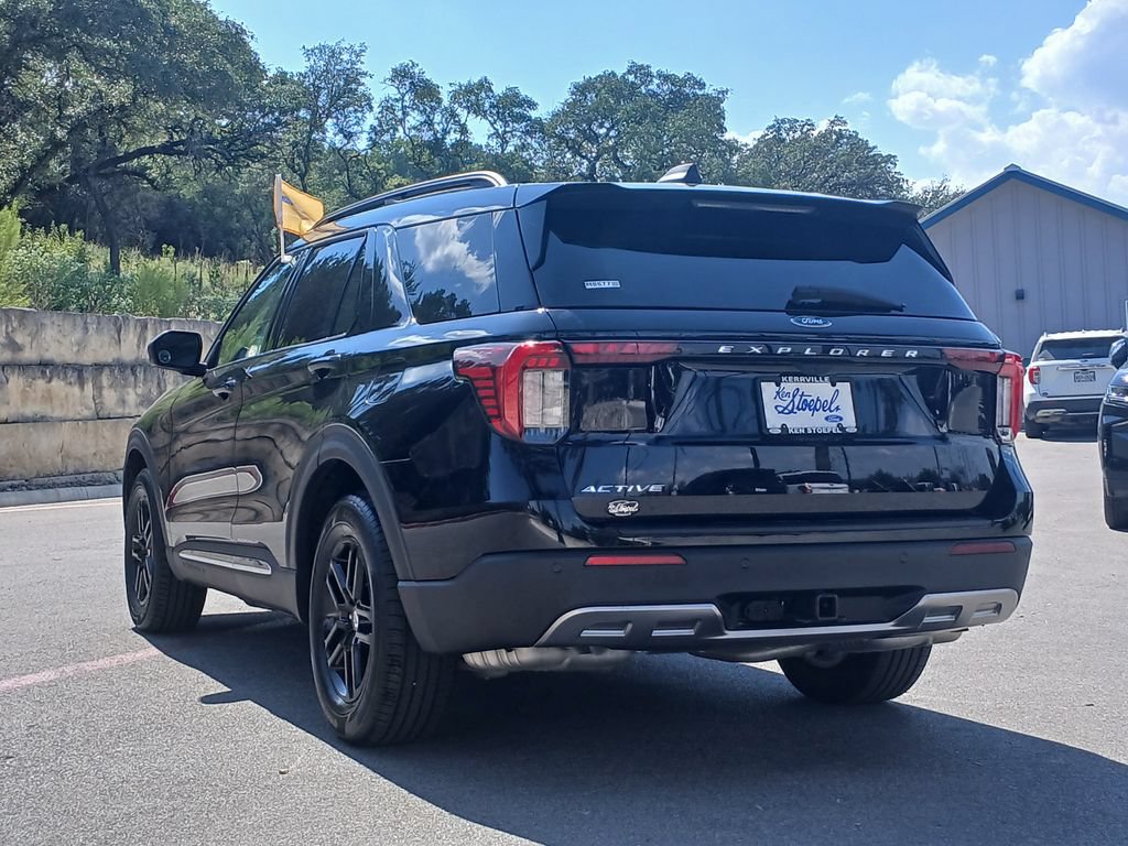 Certified 2025 Ford Explorer Active w/ Active Comfort Package RWD image 5