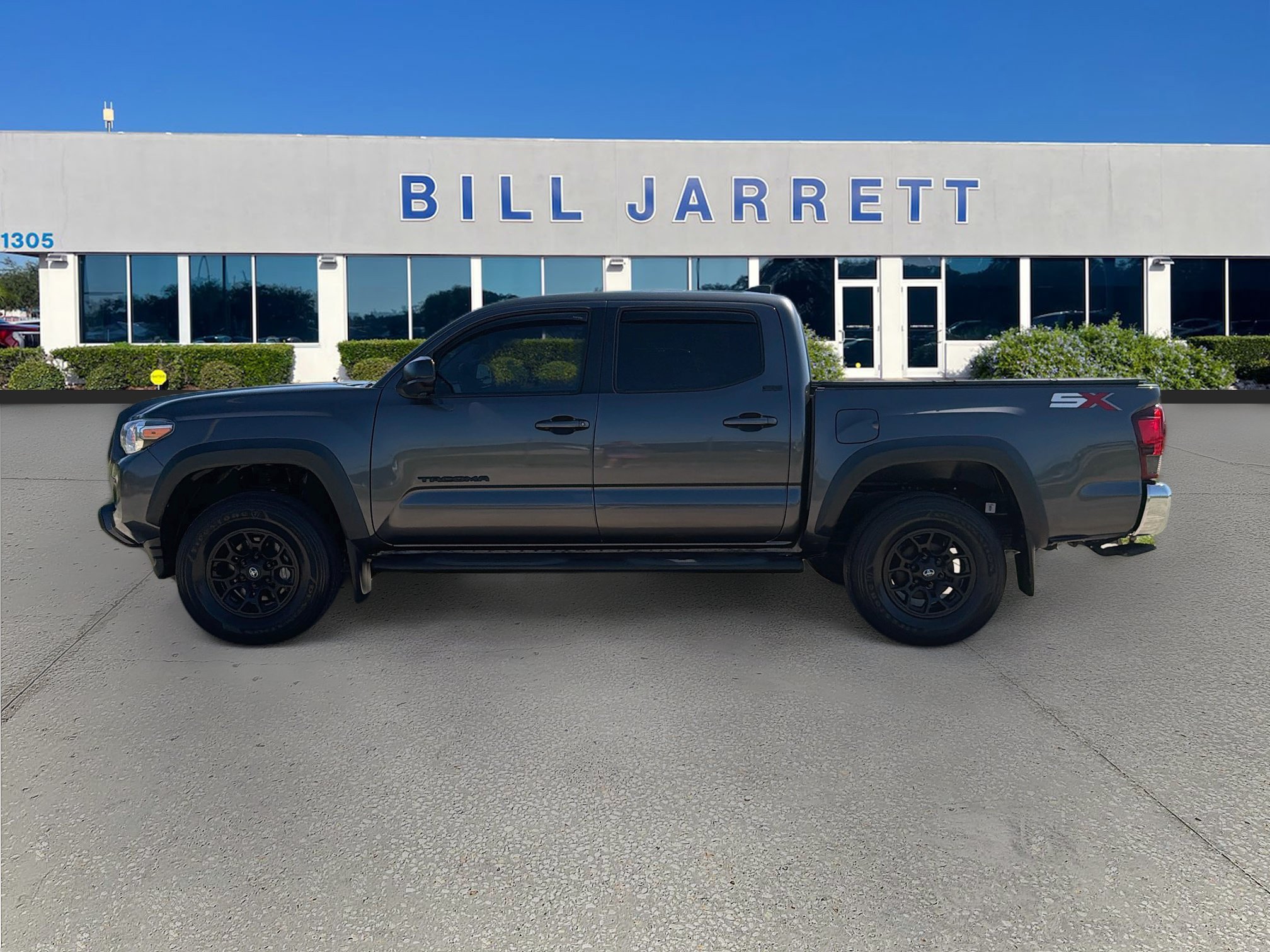 Used 2023 Toyota Tacoma SR5 w/ SX Package AWD/4WD image 4