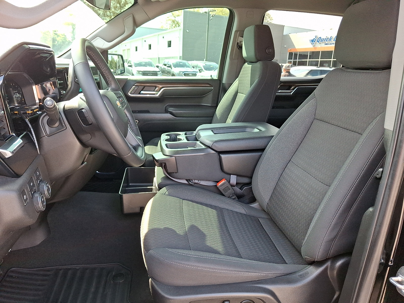 Used 2024 Chevrolet Silverado 1500 LT AWD/4WD image 16