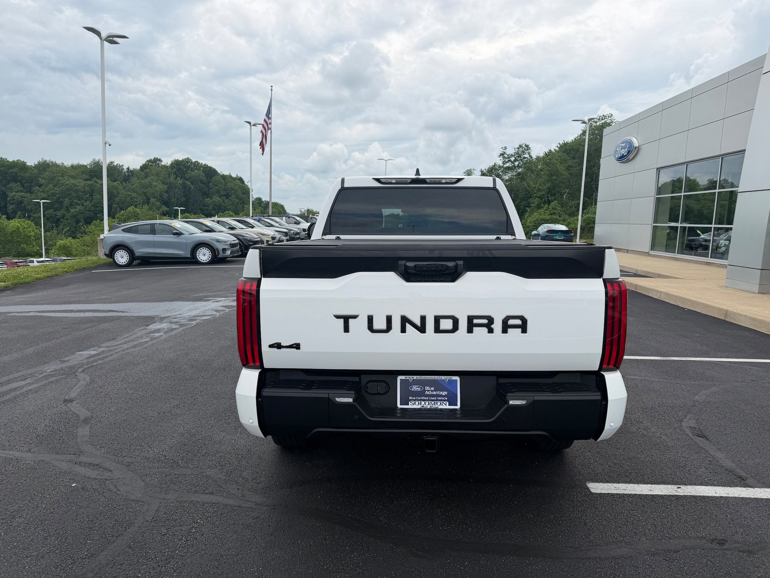 Used 2023 Toyota Tundra SR5 w/ SR5 Premium Package AWD/4WD image 7