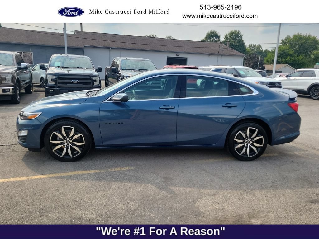 Used 2025 Chevrolet Malibu RS FWD image 2