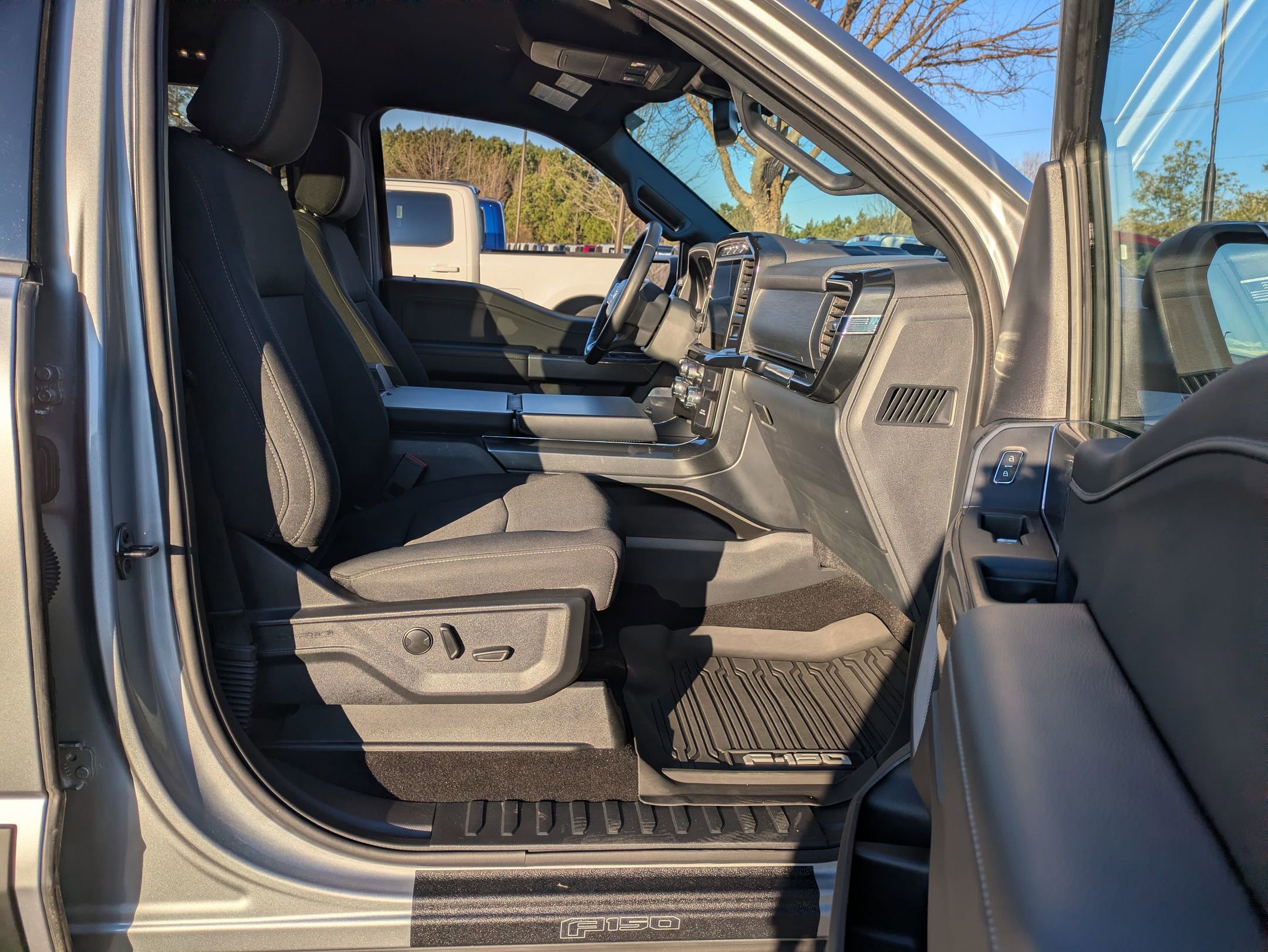 Certified 2022 Ford F150 XLT w/ Equipment Group 302A High image 43