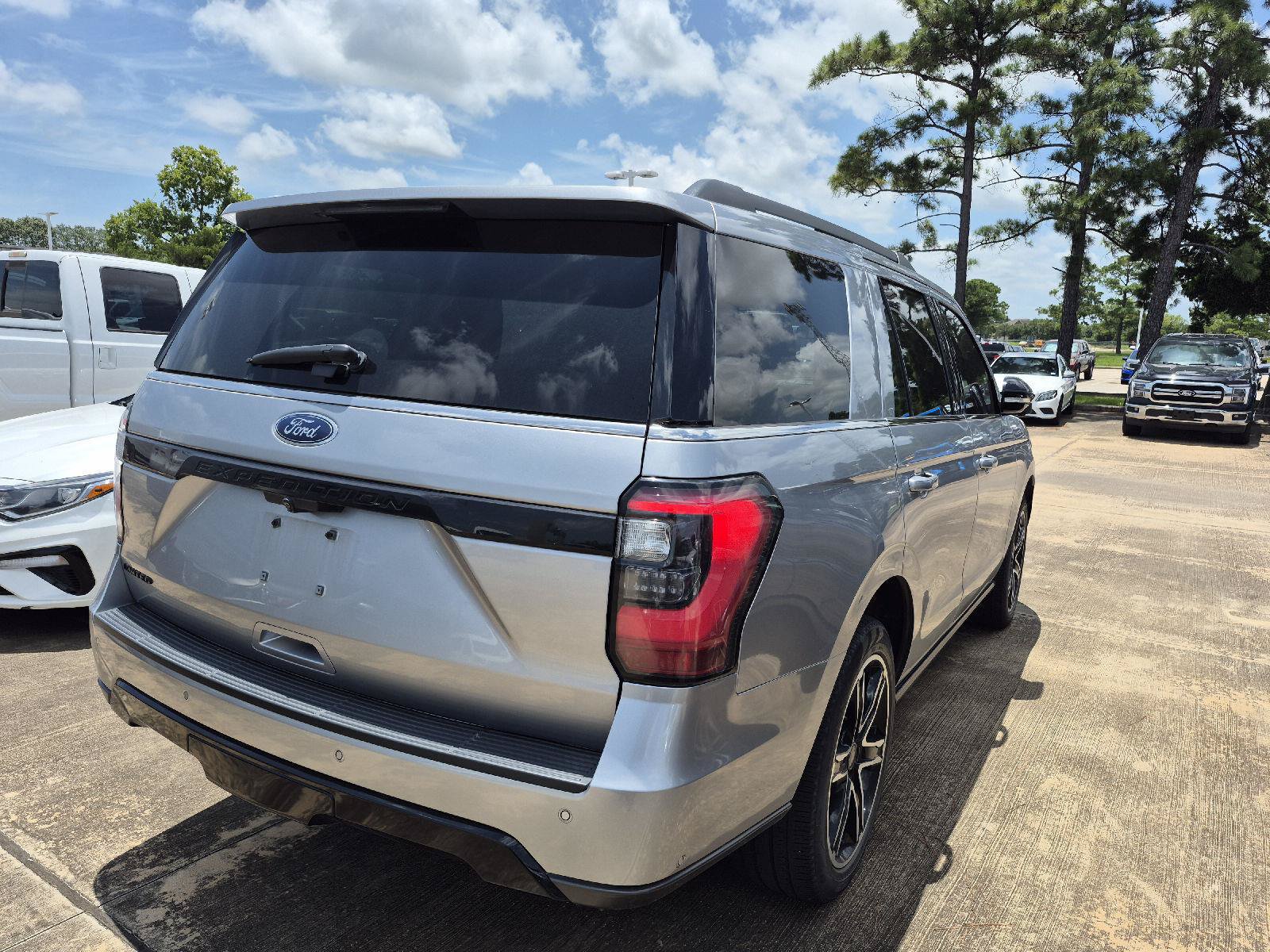 Certified 2021 Ford Expedition Limited RWD image 18