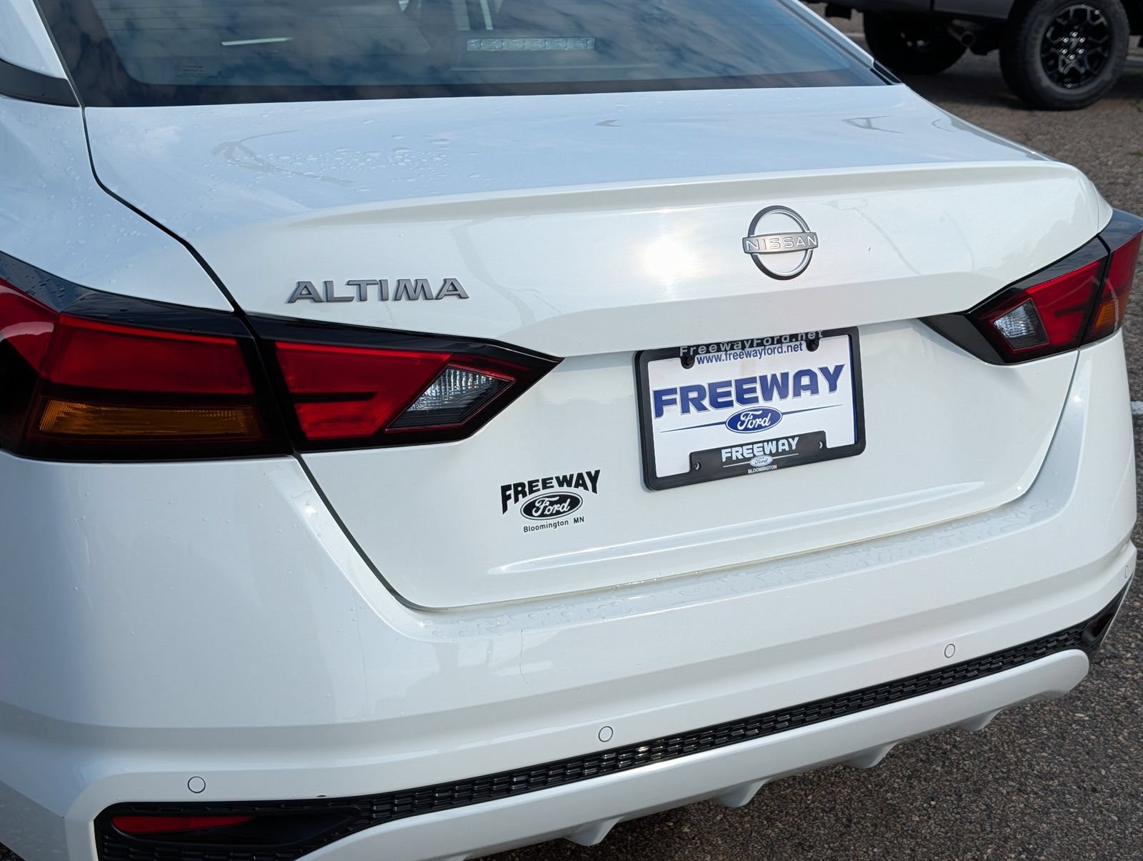 Used 2024 Nissan Altima 2.5 S FWD image 13