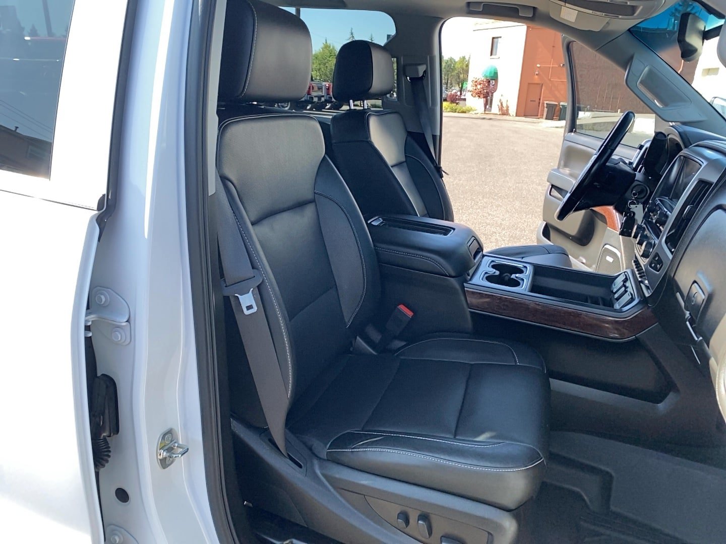 Used 2018 GMC Sierra 3500 SLT w/ Duramax Plus Package AWD/4WD image 18