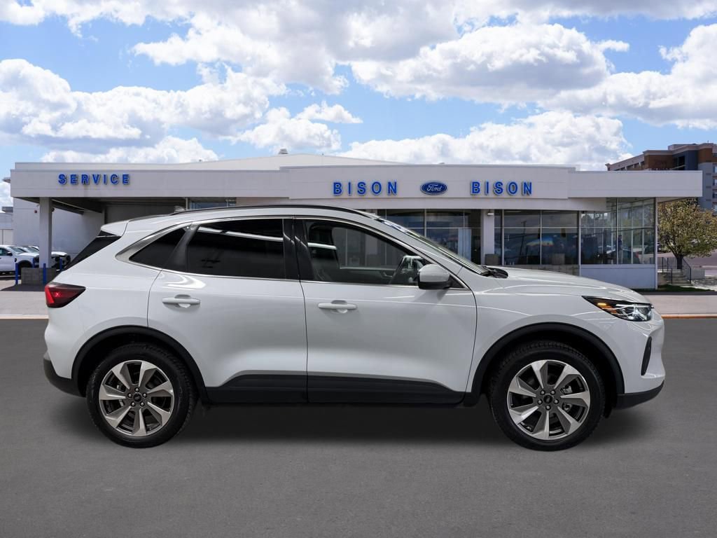 Certified 2025 Ford Escape Platinum AWD/4WD image 2