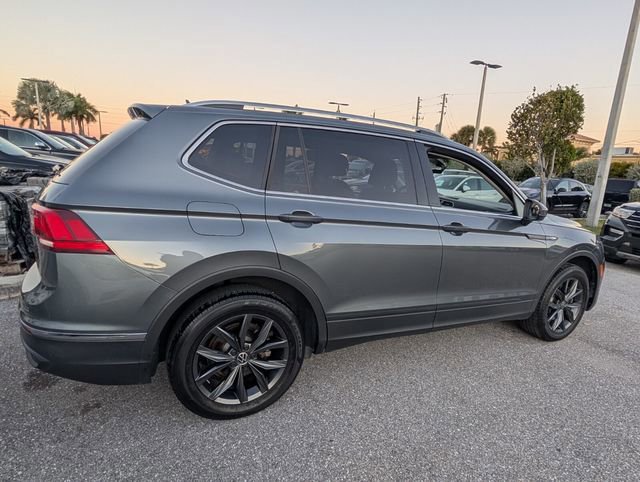 Used 2023 Volkswagen Tiguan SE image 2
