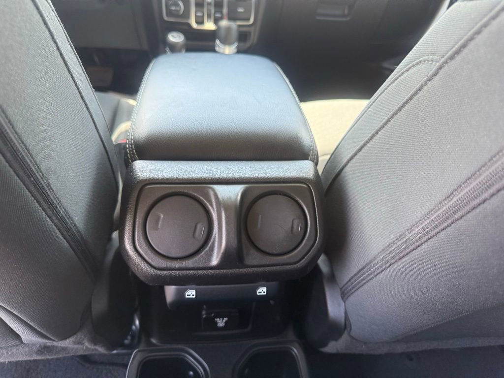 Used 2021 Jeep Wrangler Unlimited Sahara w/ Dual Top Group AWD/4WD image 37