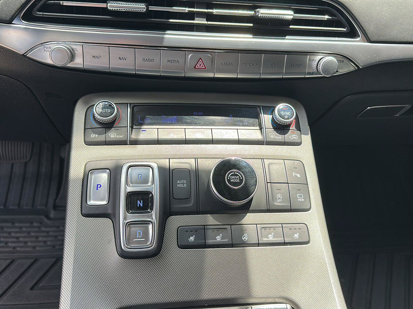 Used 2022 Hyundai Palisade Limited FWD image 21