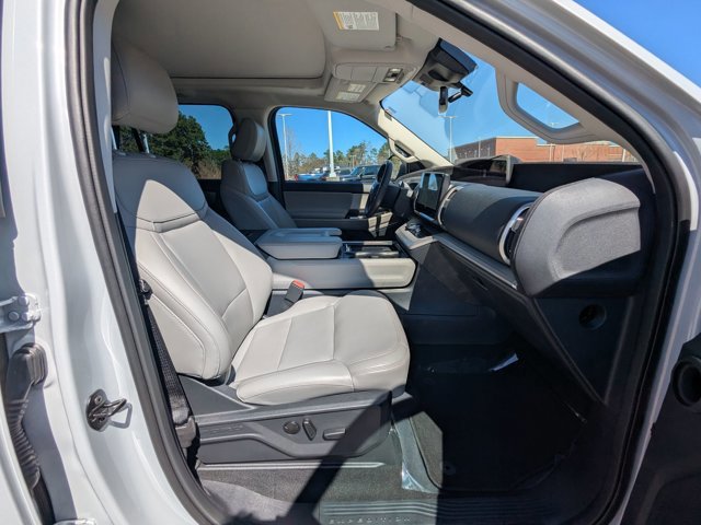 Certified 2025 Ford Expedition Active image 40