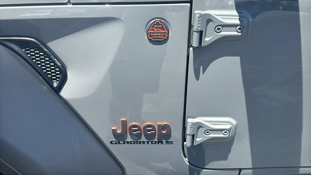 Used 2023 Jeep Gladiator Mojave w/ Trailer Tow Package AWD/4WD image 8