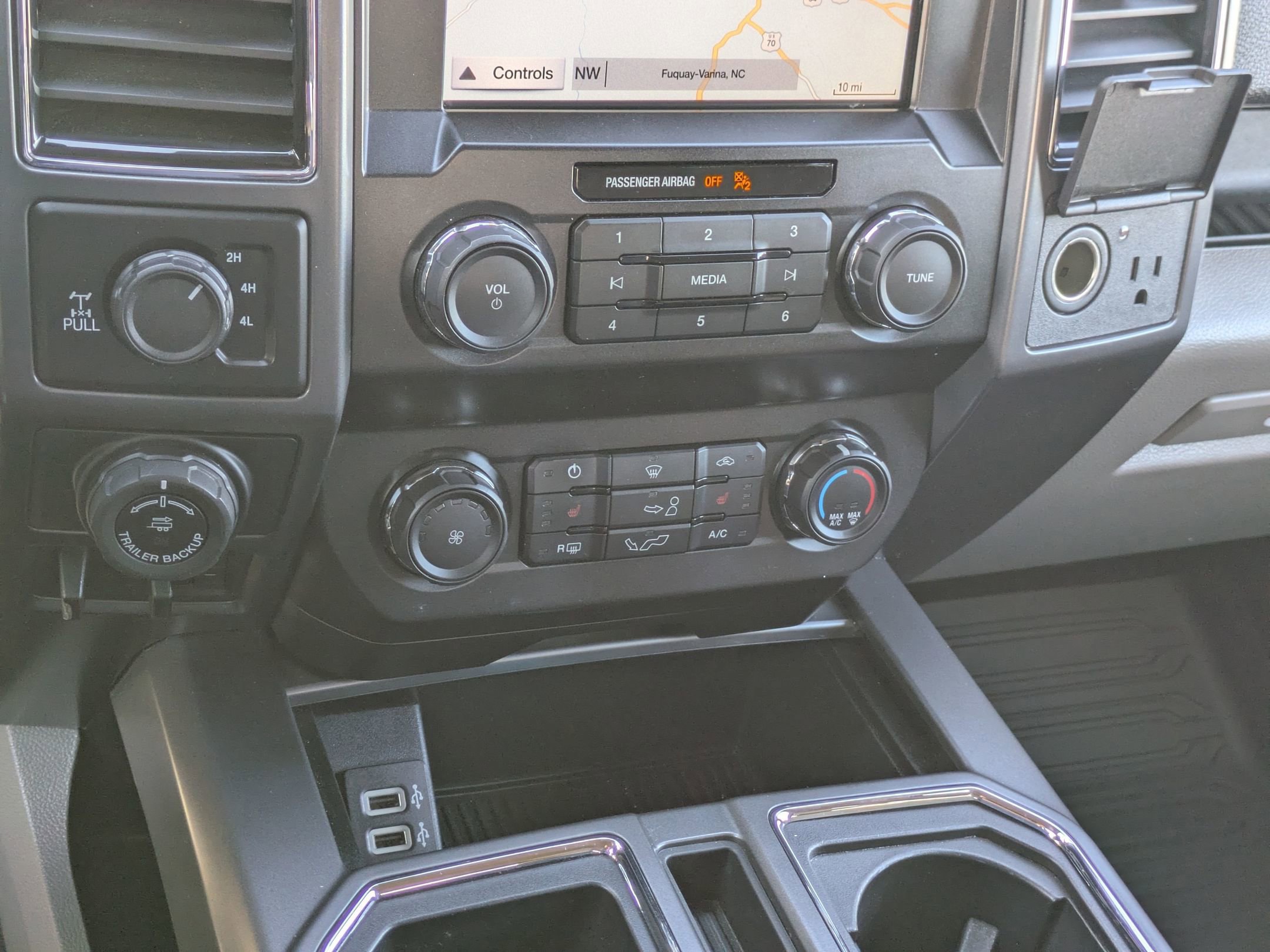 Certified 2019 Ford F150 XLT w/ Equipment Group 302A Luxury image 21