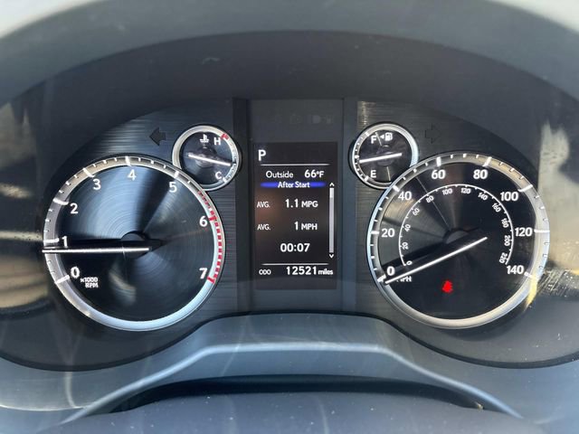 Used 2023 Lexus GX 460 Premium w/ Accessory Package AWD/4WD image 37